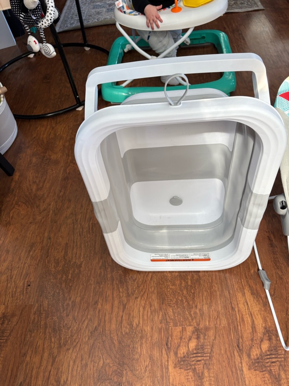 Collapsible White Baby Bath Tub